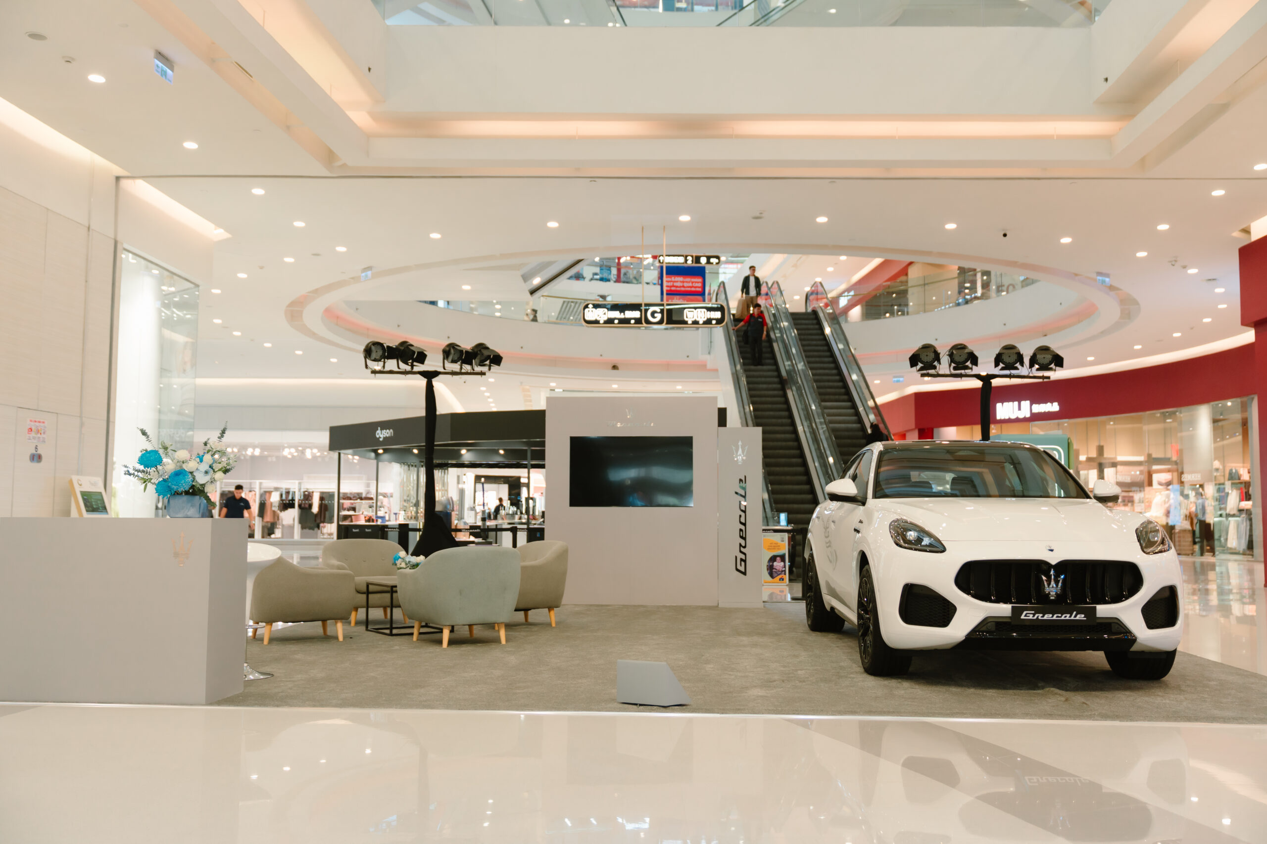 Maserati Việt Nam Crescent Mall